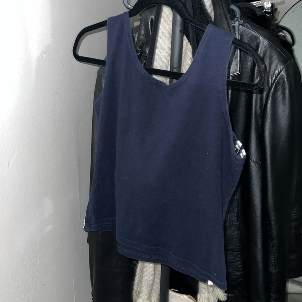 Navy Blue & White Racing Stripe Sleeveless Women's Top - Picture 2 of 2
